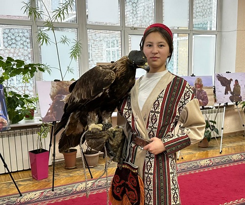 Открытие фотовыставки «Шығыс салбурыны»